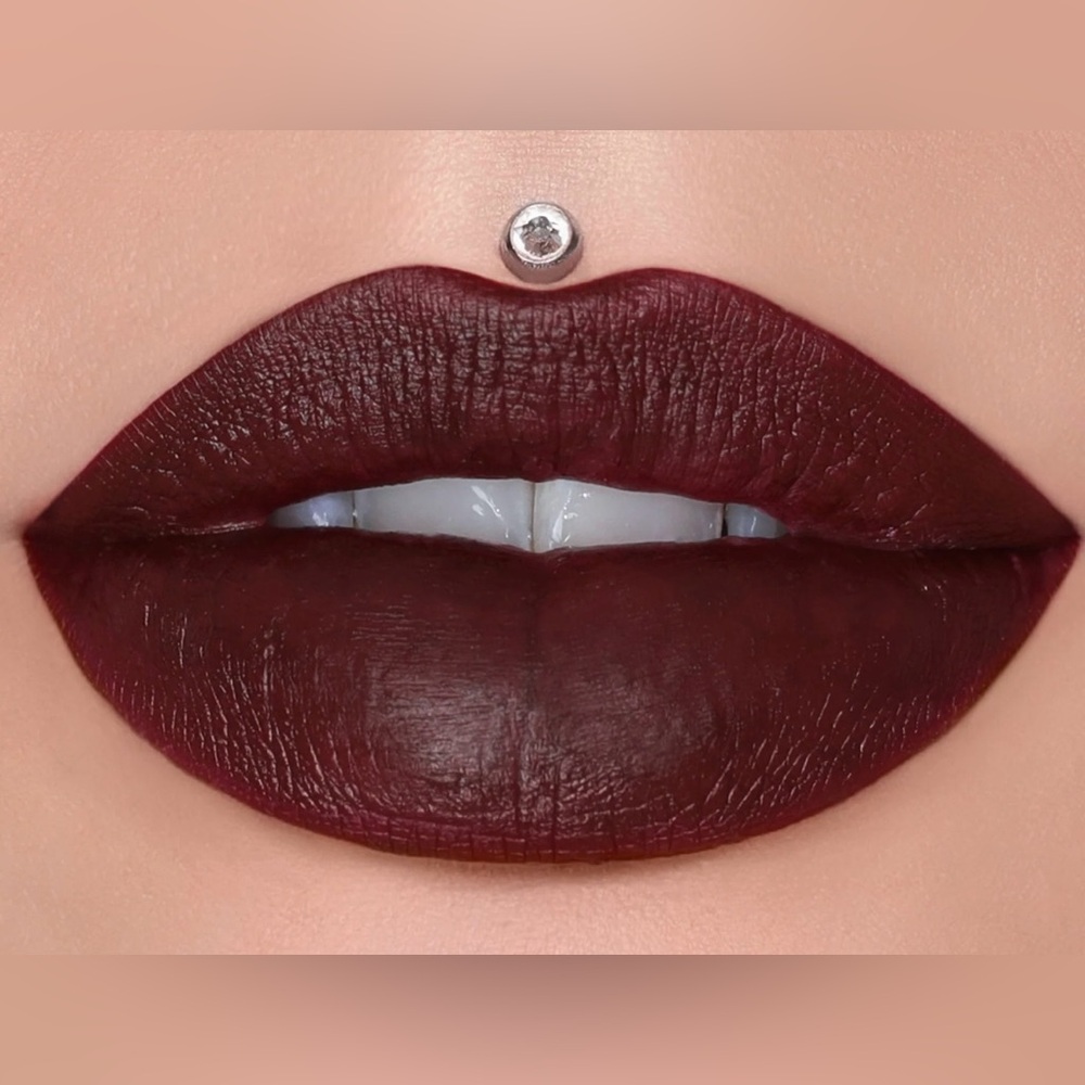JEFFREY STAR Velvet Trap Lipstick COMMUNION WINE